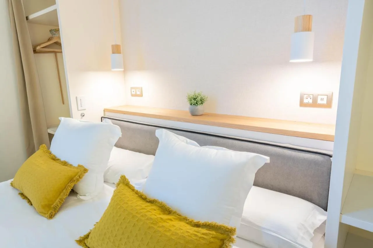 Feelathome Casa Bertrand Barcelona Hotel