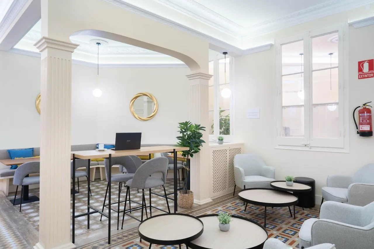 Feelathome Casa Bertrand Barcelona 0*,  Spain