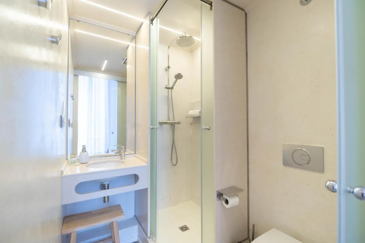 Hotel Feelathome Casa Bertrand Barcellona Spagna