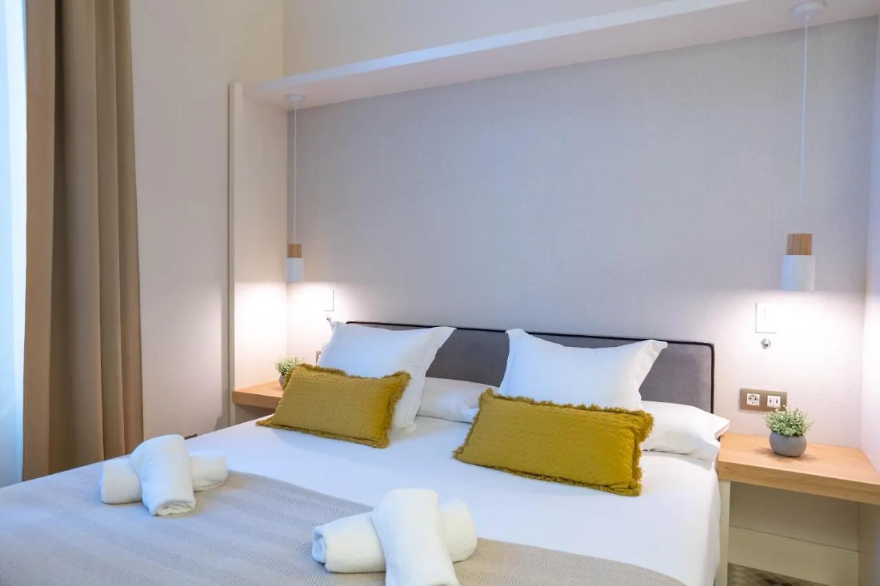Feelathome Casa Bertrand Barcellona Hotel