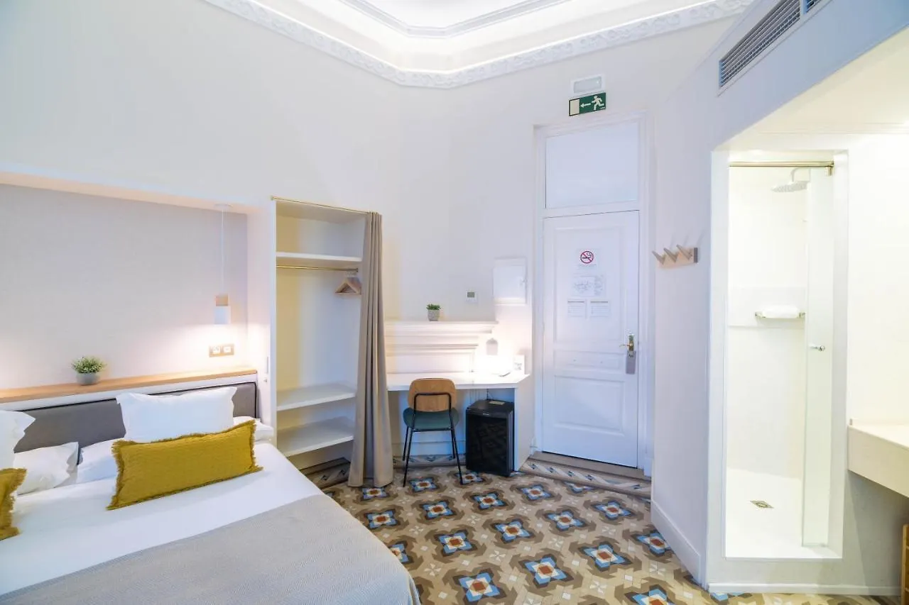 Feelathome Casa Bertrand Barcellona Hotel